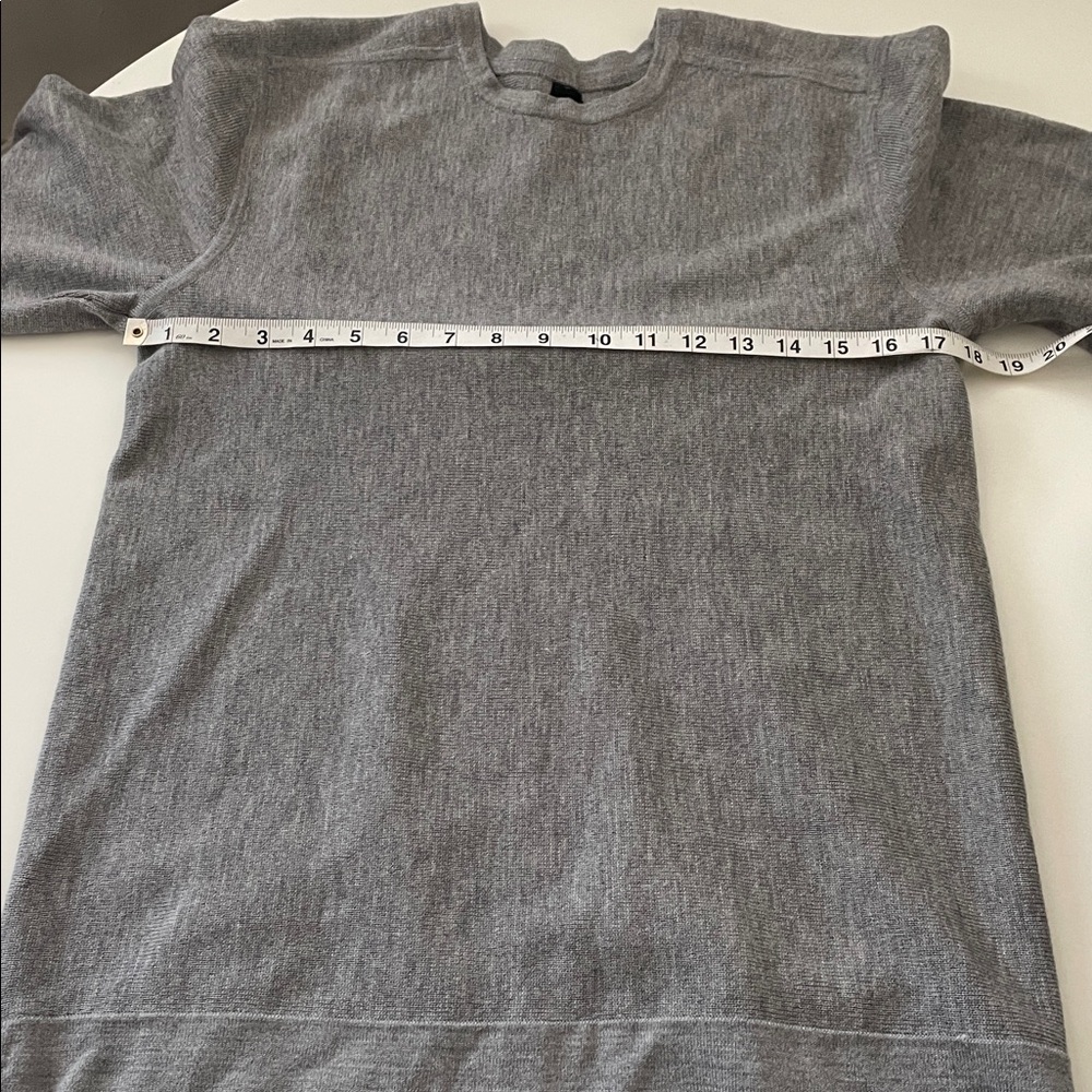 Lululemon Gray Crewneck Sweater Live In Practice Logo‎ Tag See Measurements - Picture 8 of 10